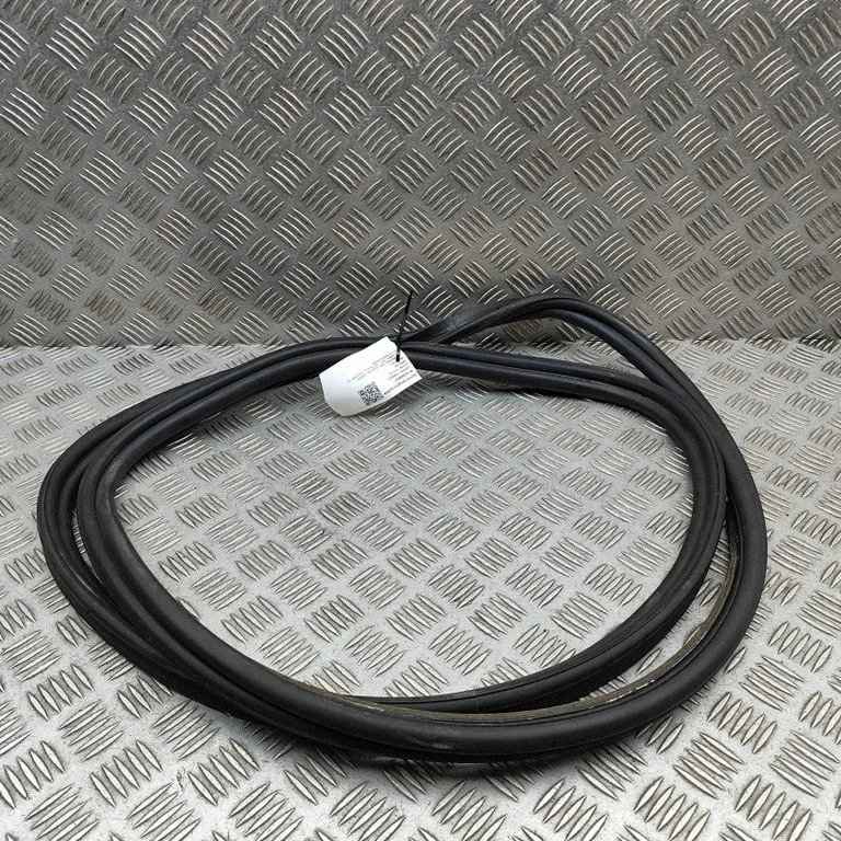 Loading door rubber seal (on body) 7430617