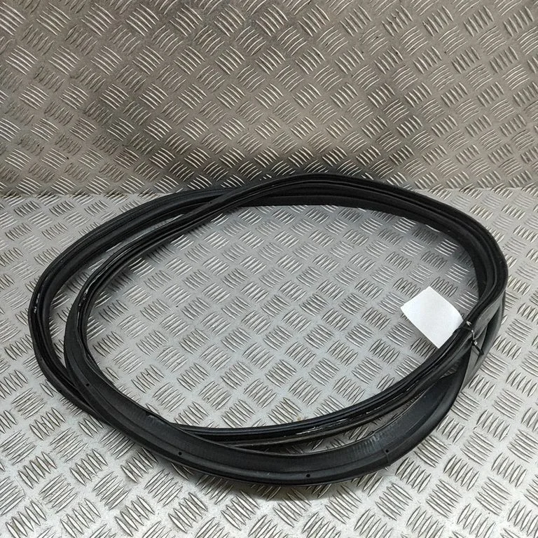 Bagāžnieka blīvgumija (uz virsbūves) 52236074