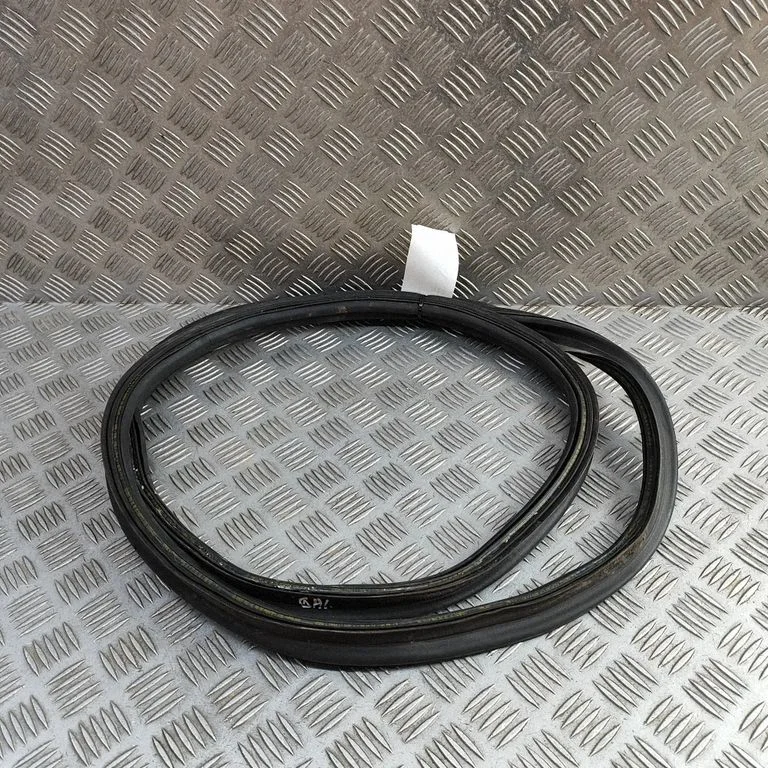 Laadimisukse tihend (kere pool) A2077500698
