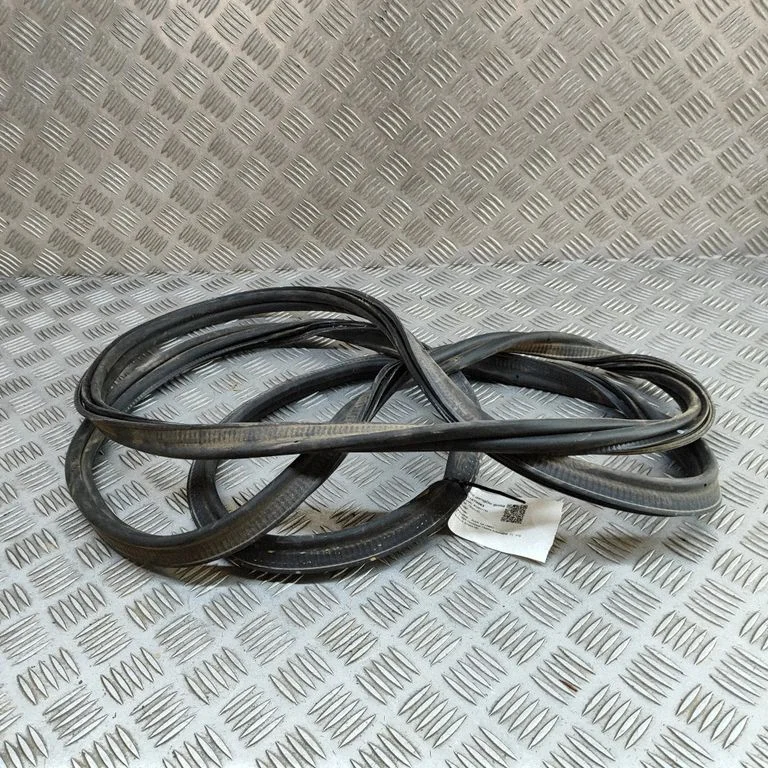 Loading door rubber seal (on body) 4M8827705C – Audi RS Q8 (2019-)