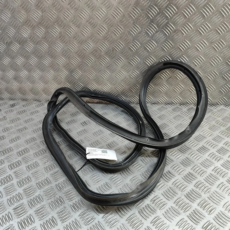 Loading door rubber seal (on body) – Mercedes-Benz E-Class W213 (2016-)
