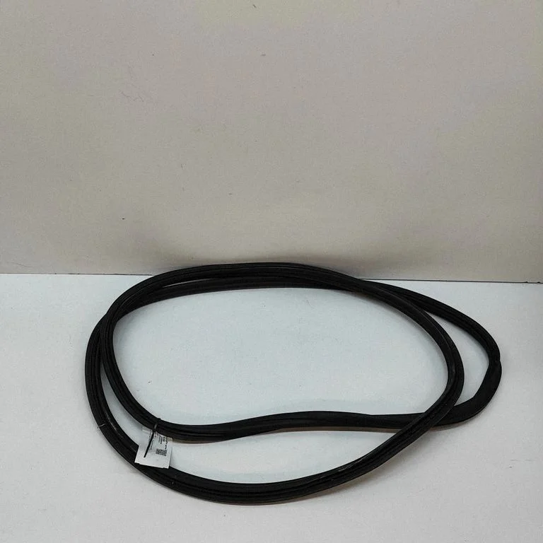 Loading door rubber seal (on body) 95B827705D