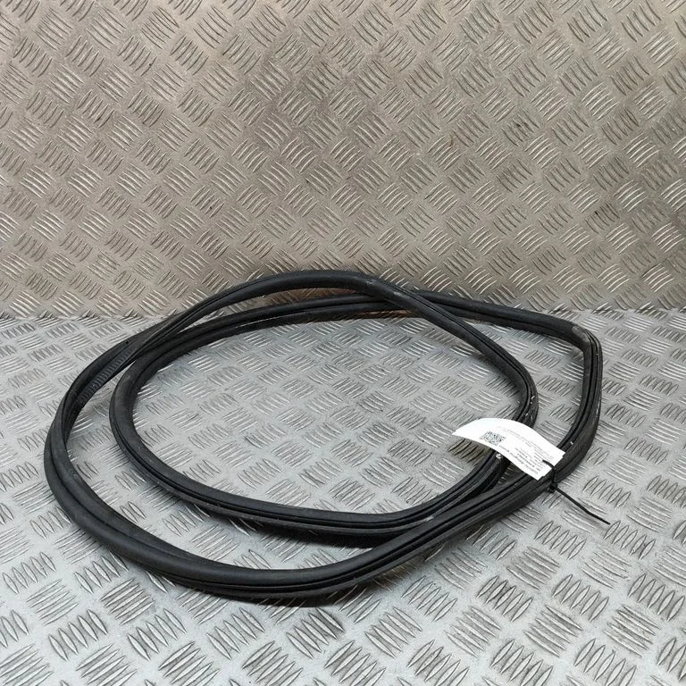 Bagāžnieka blīvgumija (uz virsbūves) 7295198