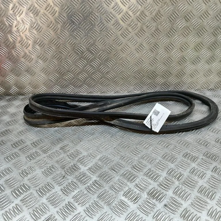 Bagāžnieka blīvgumija (uz virsbūves) 8W6827705B