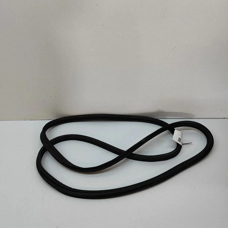 Loading door rubber seal (on body) 32285563
