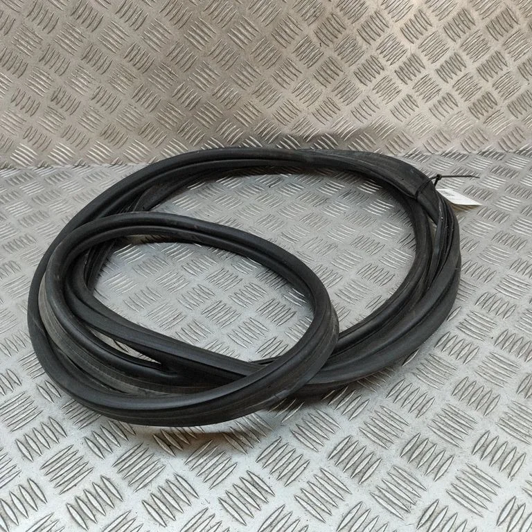 Loading door rubber seal (on body) 10367173