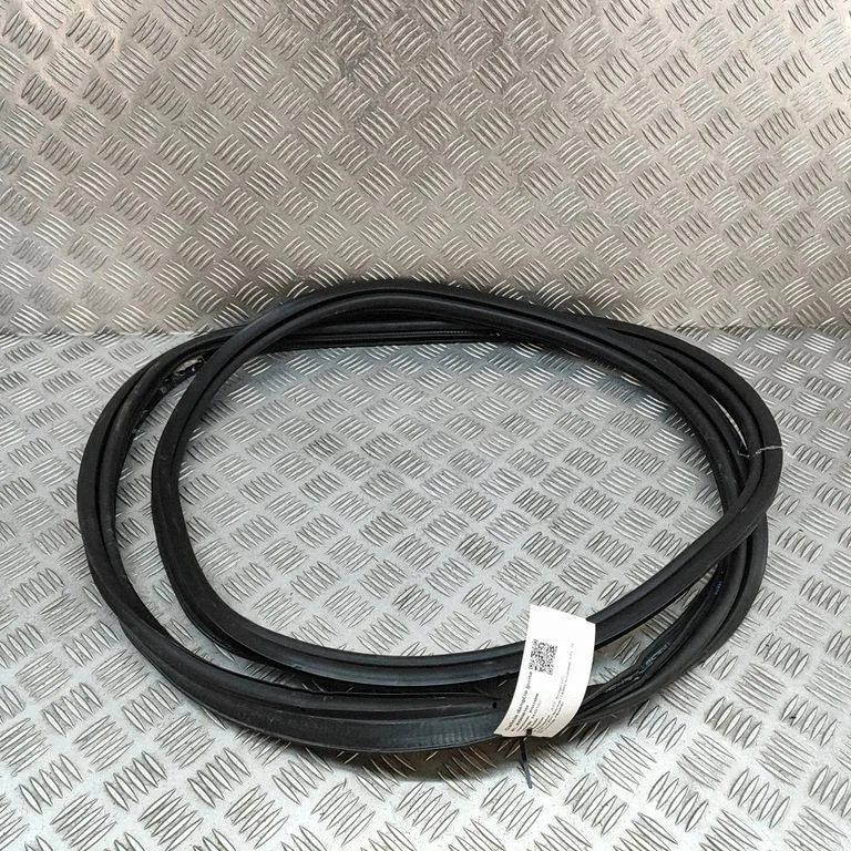 Bagāžnieka blīvgumija (uz virsbūves) 52236074