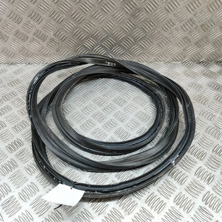 Loading door rubber seal (on body) D09H62761A