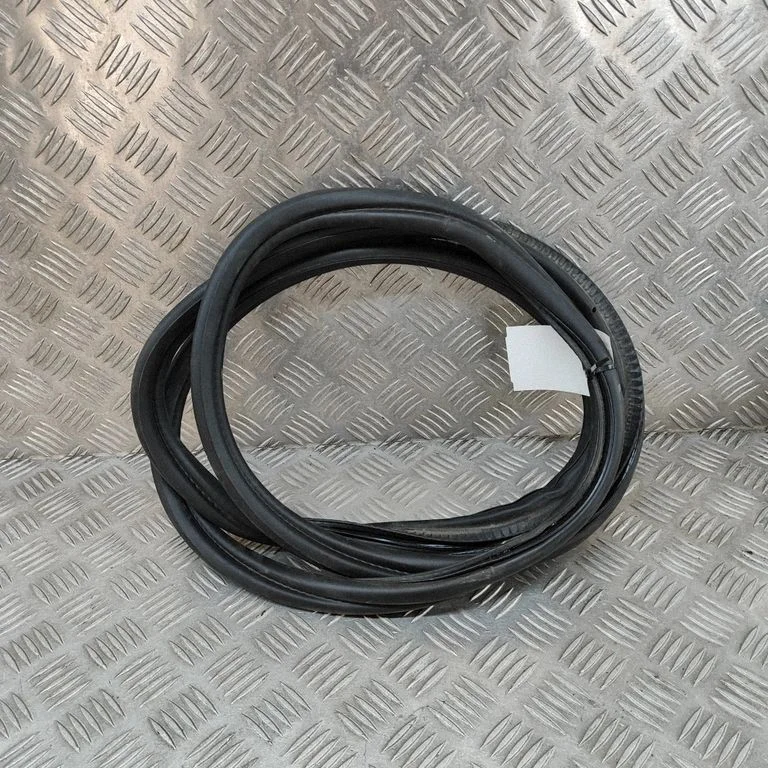 Loading door rubber seal (on body) – BMW 6 Series F12 F13 (2010-2018)