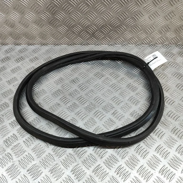 Loading door rubber seal (on body) – BMW 2 Series F22 F23 (2013-2017)
