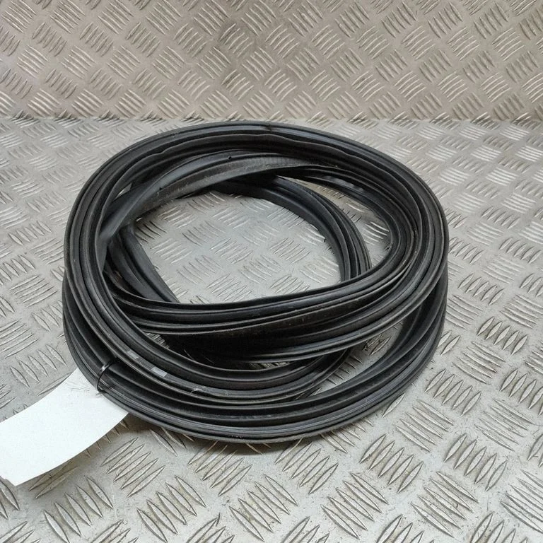 Loading door rubber seal (on body) – Honda Civic X (2016-2021)