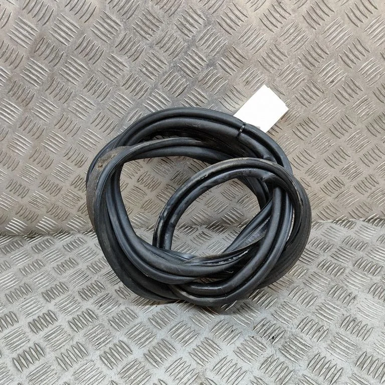 Loading door rubber seal (on body) A2387506000