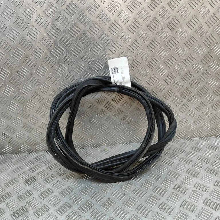 Bagāžnieka blīvgumija (uz virsbūves) GX73438A00AC