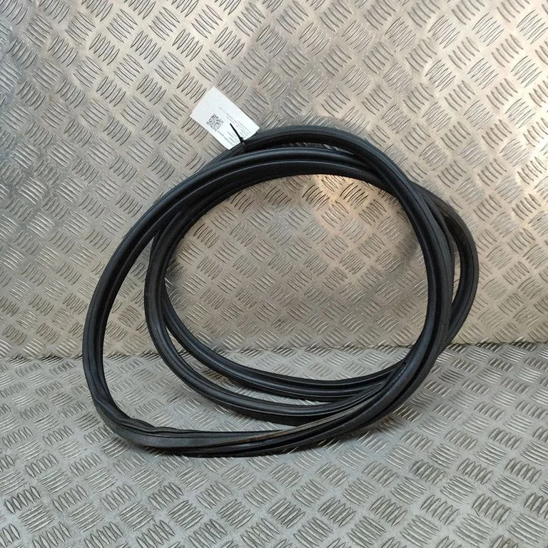 Loading door rubber seal (on body) – BMW X6 F16 (2014-2017)