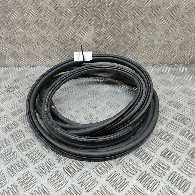 Laadimisukse tihend (kere pool) 89A827705B