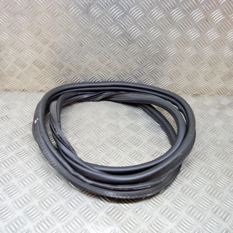 Laadimisukse tihend (kere pool) 9811603080