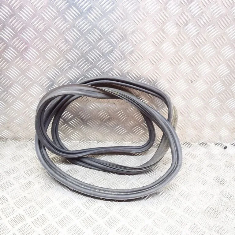 Loading door rubber seal (on body) – Mercedes-Benz E-Class C207 W207 (2009-2017)