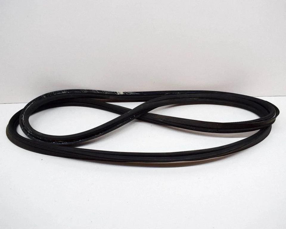 Loading door rubber seal (on body)