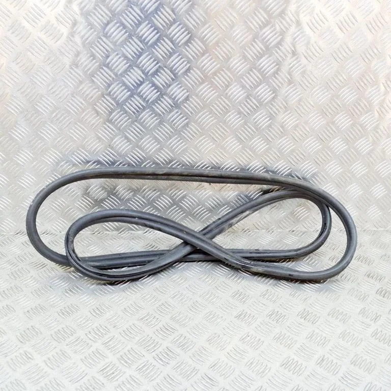 Loading door rubber seal (on body) 7336402