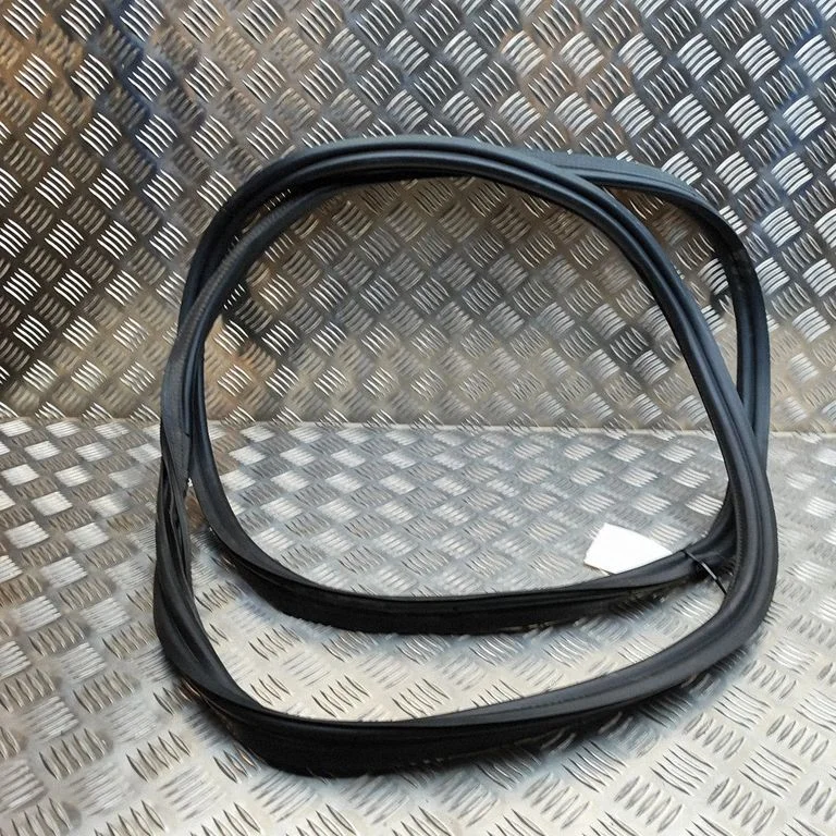 Loading door rubber seal (on body) N9X243712AC