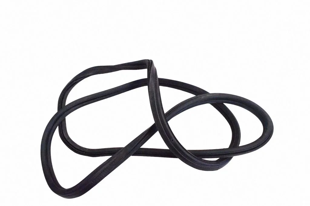 Bagāžnieka blīvgumija (uz virsbūves) 7295198