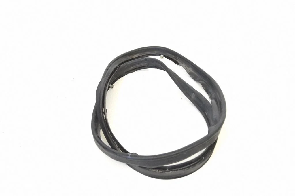 Loading door rubber seal (on body) A2227500300