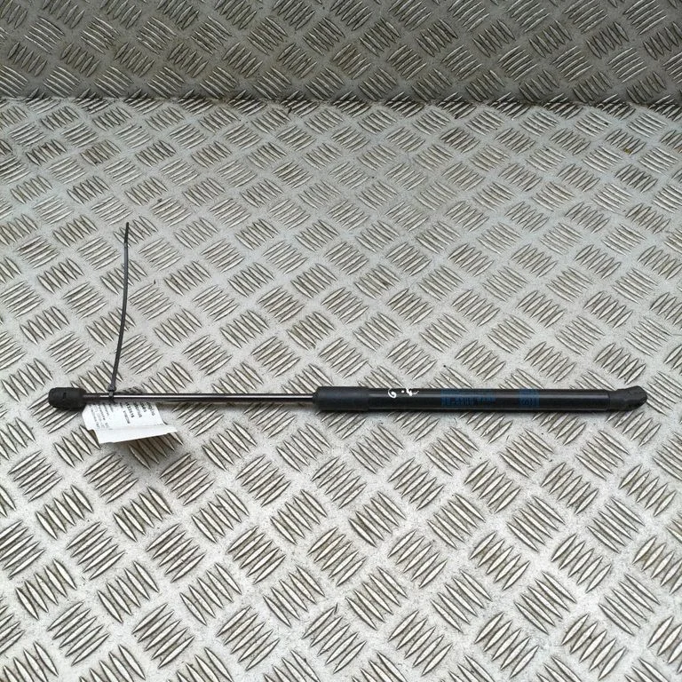 Siłownik (sprężyna gazowa) klapy bagażnika A1779800164