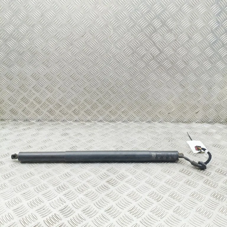 Tailgate/trunk strut/damper – Audi Q4 e-tron (2021-)