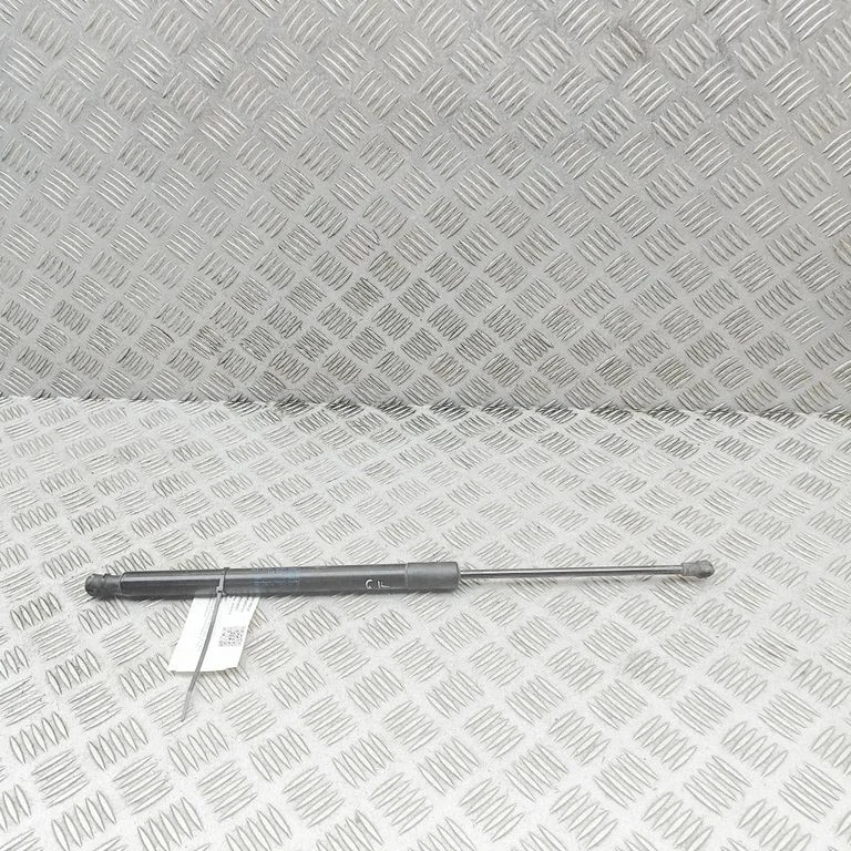 Siłownik (sprężyna gazowa) klapy bagażnika 5G6827550C