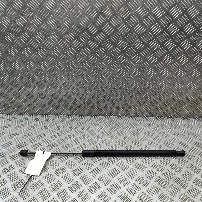 Siłownik (sprężyna gazowa) klapy bagażnika 571827550A