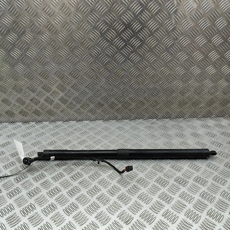 Aizmugurējā vāka amortizators 7P6827851F