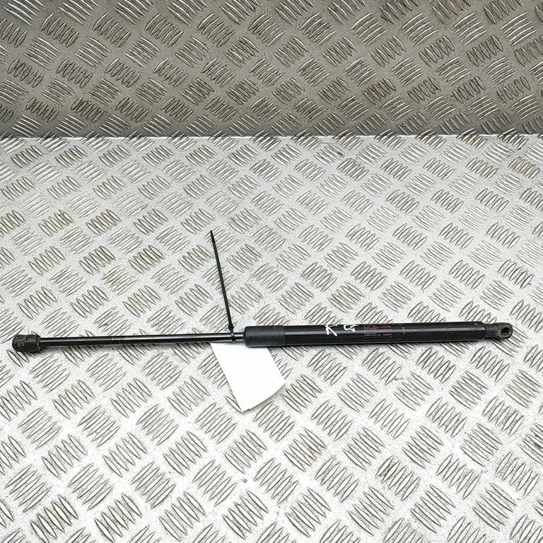 Aizmugurējā vāka amortizators FK72406A10BB