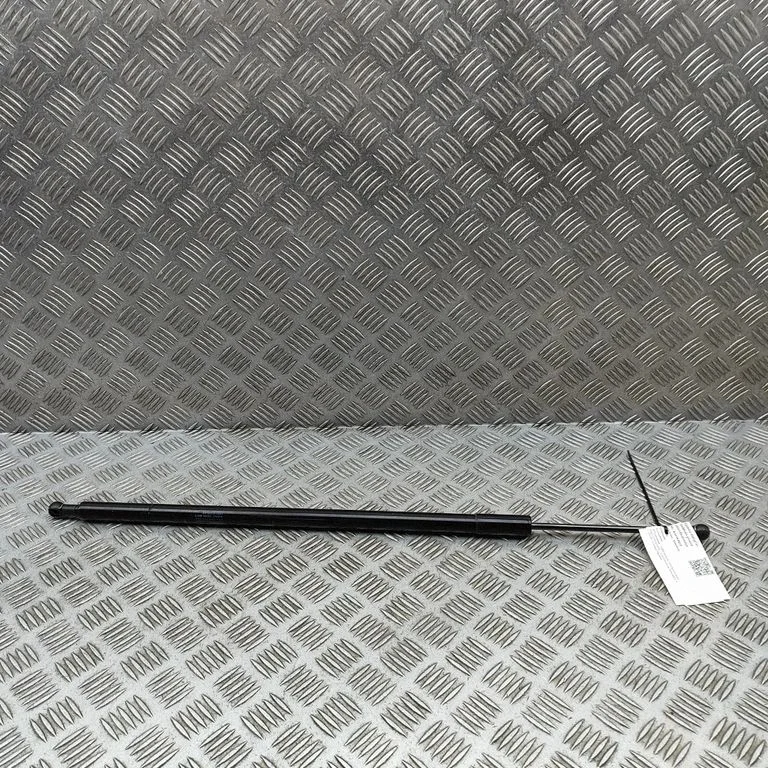Tailgate/trunk strut/damper – Land Rover Defender (2020-)
