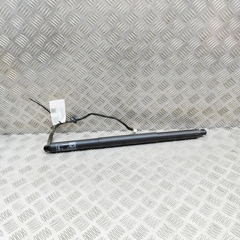Aizmugurējā vāka amortizators MY83402A68AC