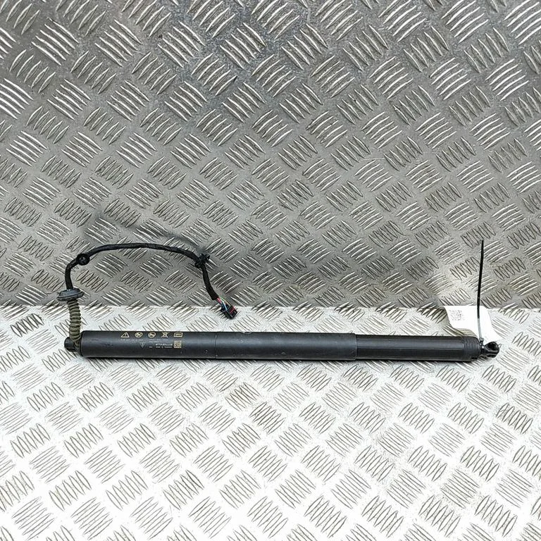 Aizmugurējā vāka amortizators 9J0827851C
