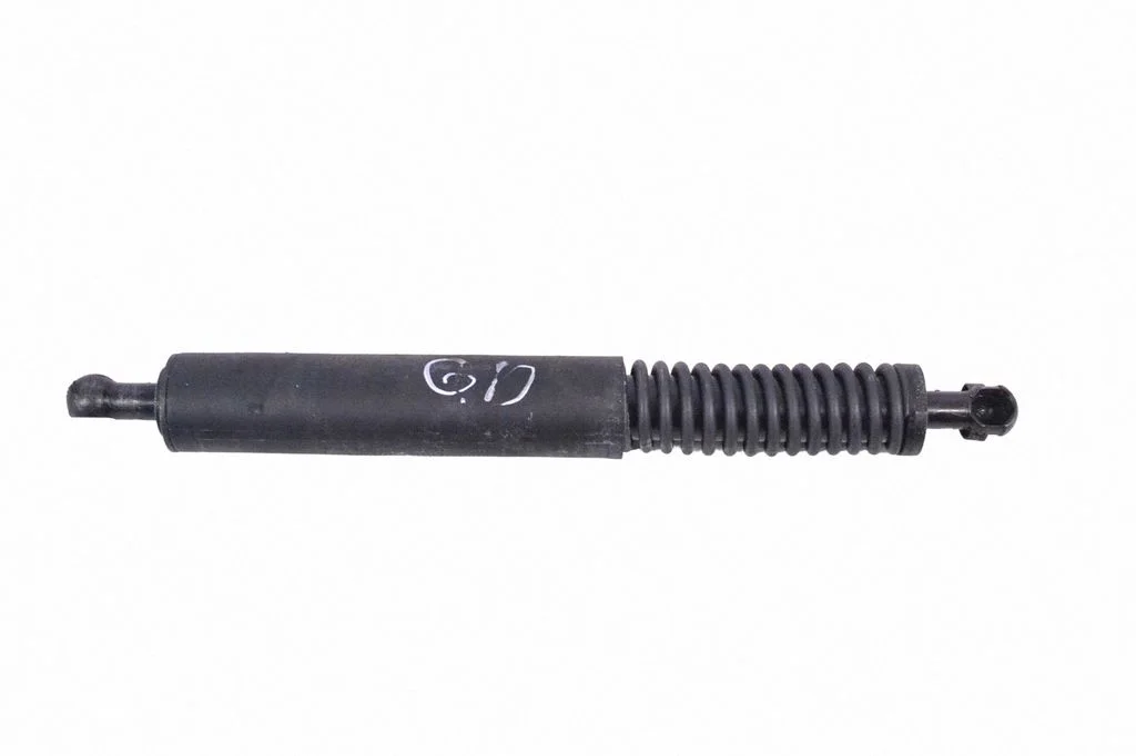 Aizmugurējā vāka amortizators A2517400245