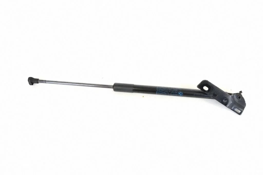 Aizmugurējā vāka amortizators – BMW 1. sērija F20 F21 (2011-2019)