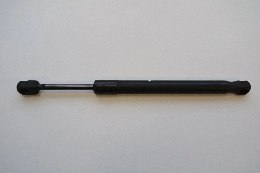 Aizmugurējā vāka amortizators – Audi A4 S4 B7 8E 8H (2005-2008)