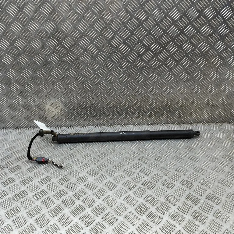 Aizmugurējā vāka amortizators 5LG827851B