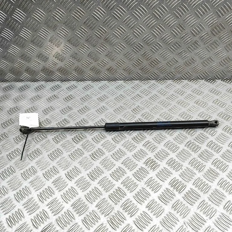 Aizmugurējā vāka amortizators 5LG827551A