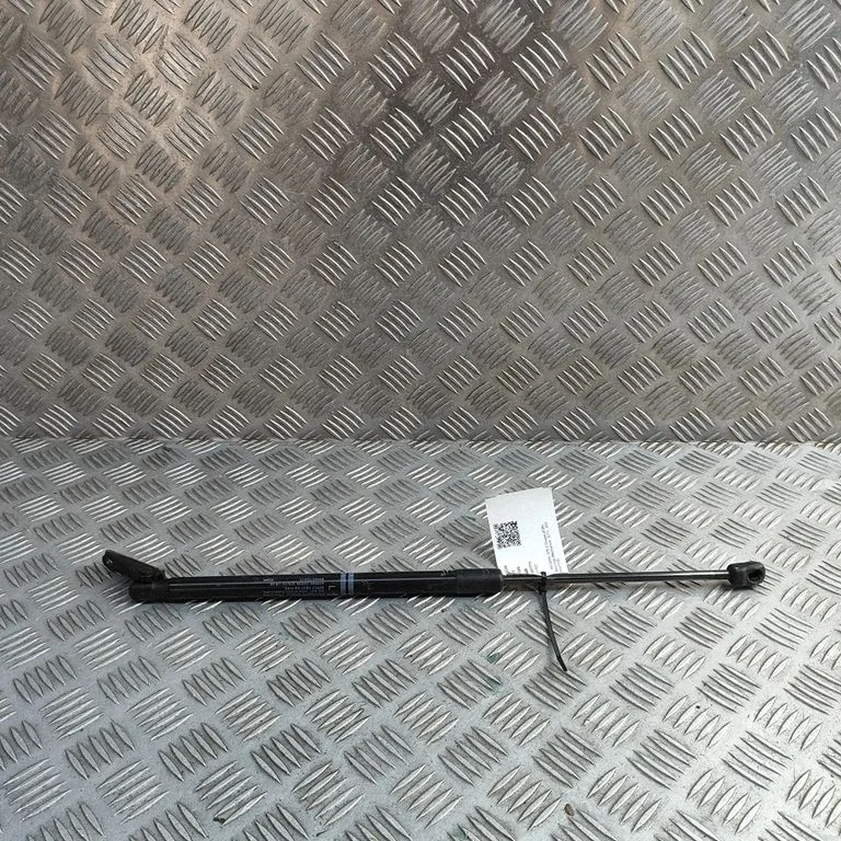 Tailgate/trunk strut/damper – Nissan 370Z (2009-2020)