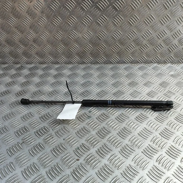 Tailgate/trunk strut/damper – Nissan 370Z (2009-2020)