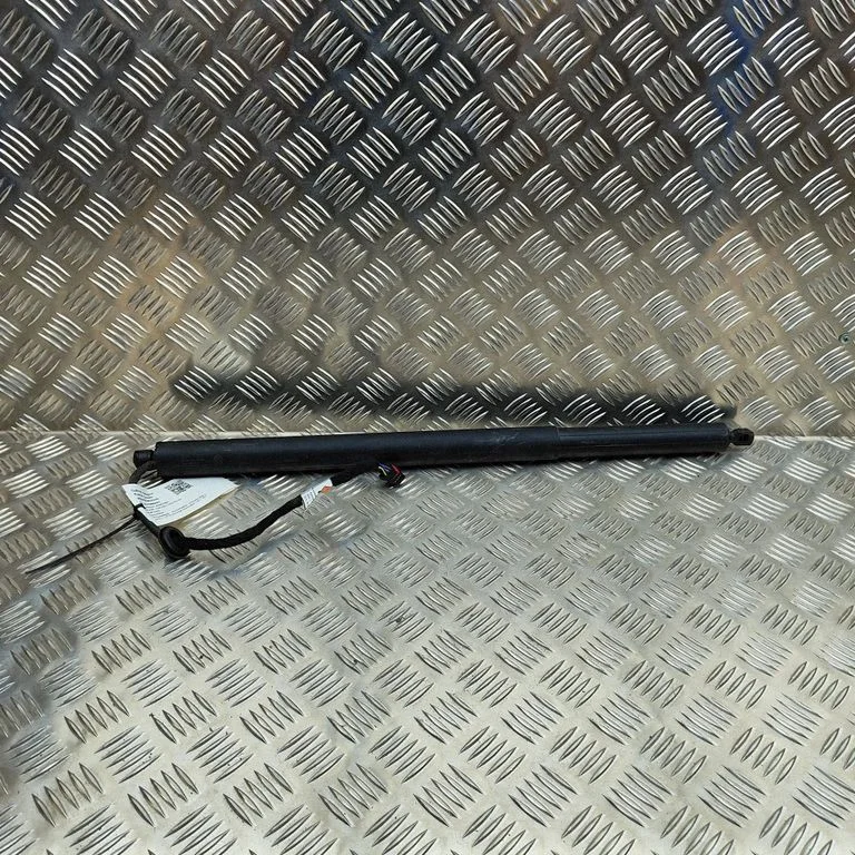 Aizmugurējā vāka amortizators 50559346