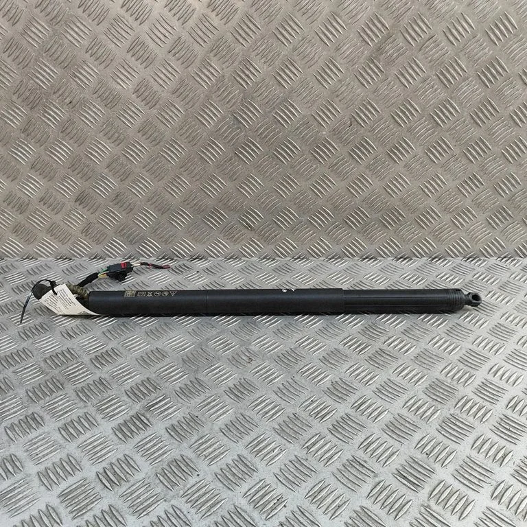 Aizmugurējā vāka amortizators 5LG827851B