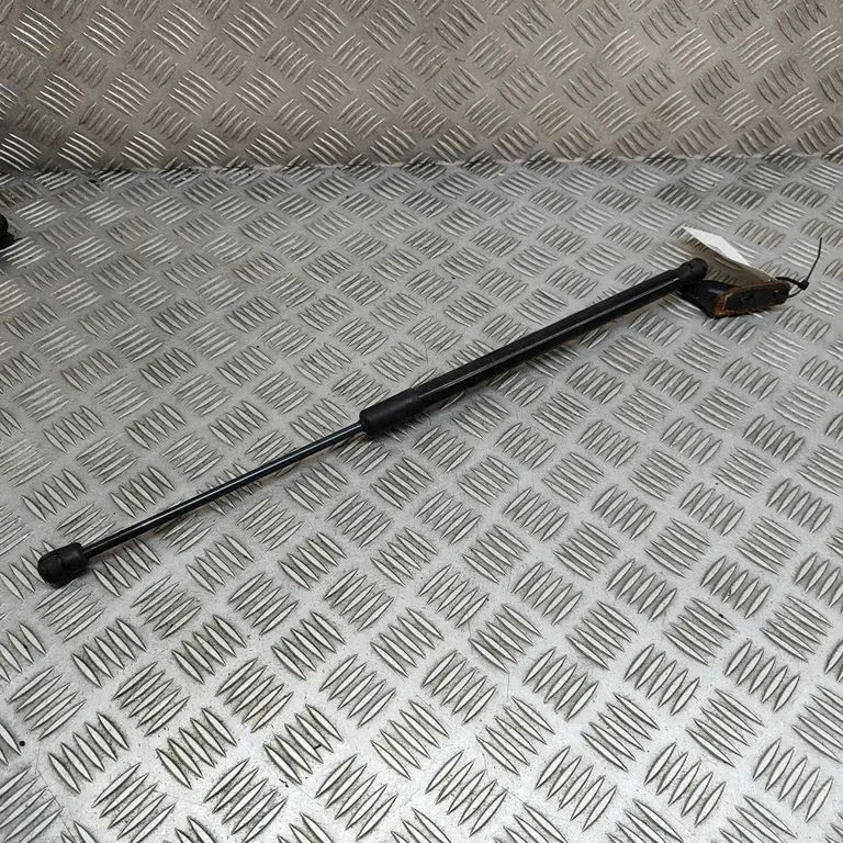 Tailgate/trunk strut/damper – KIA Sportage (2021-)