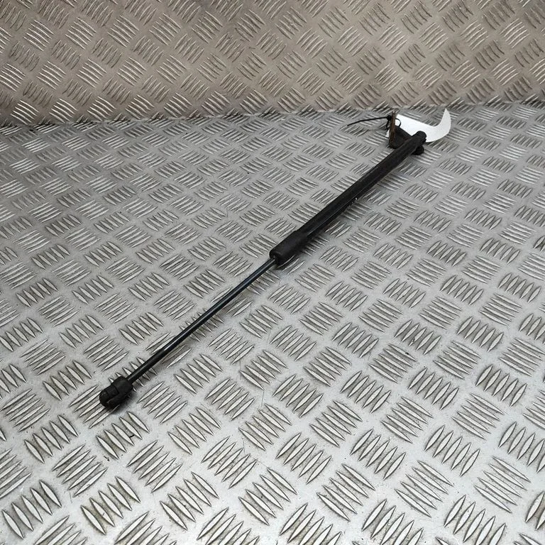 Tailgate/trunk strut/damper – KIA Sportage (2021-)