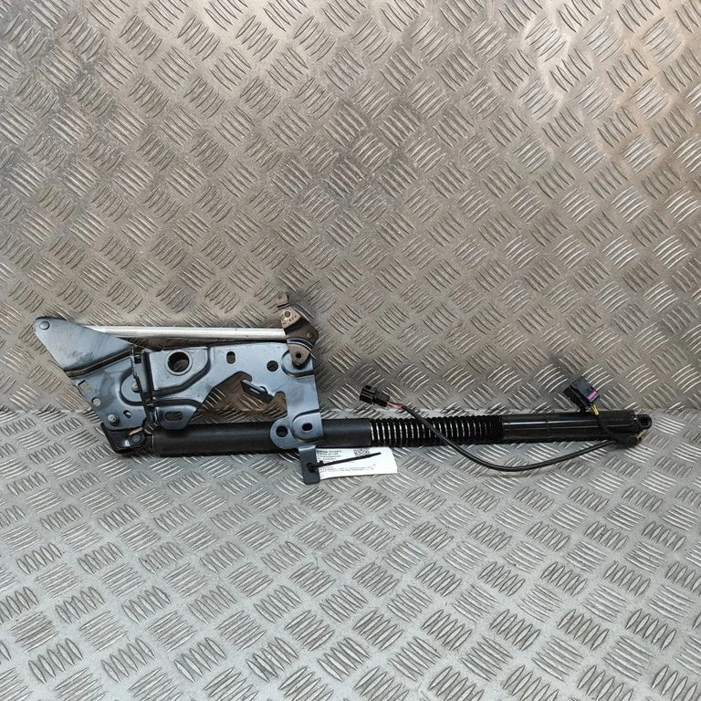 Tailgate/trunk strut/damper 4G8827857S