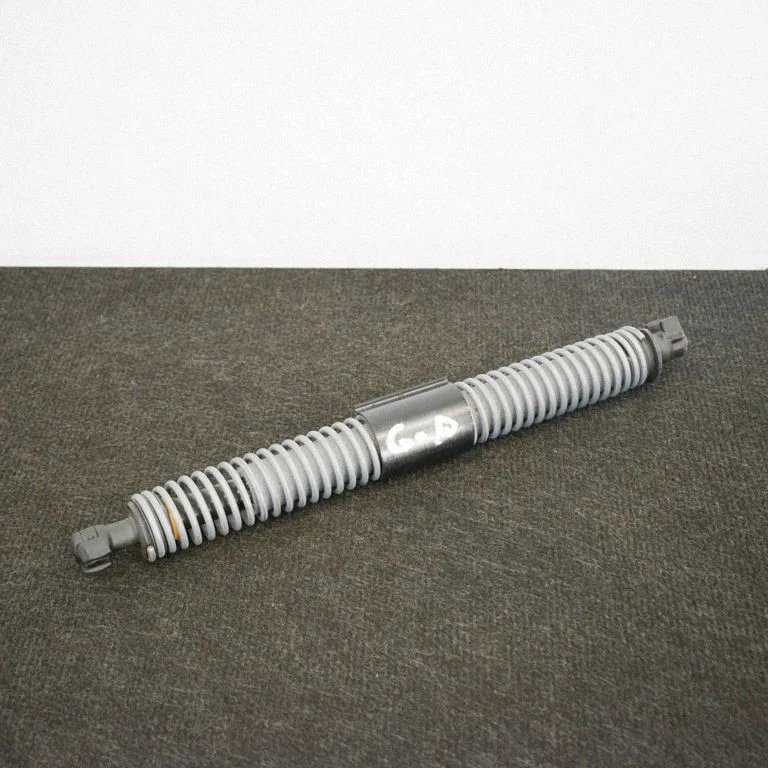 Siłownik (sprężyna gazowa) klapy bagażnika 7366406