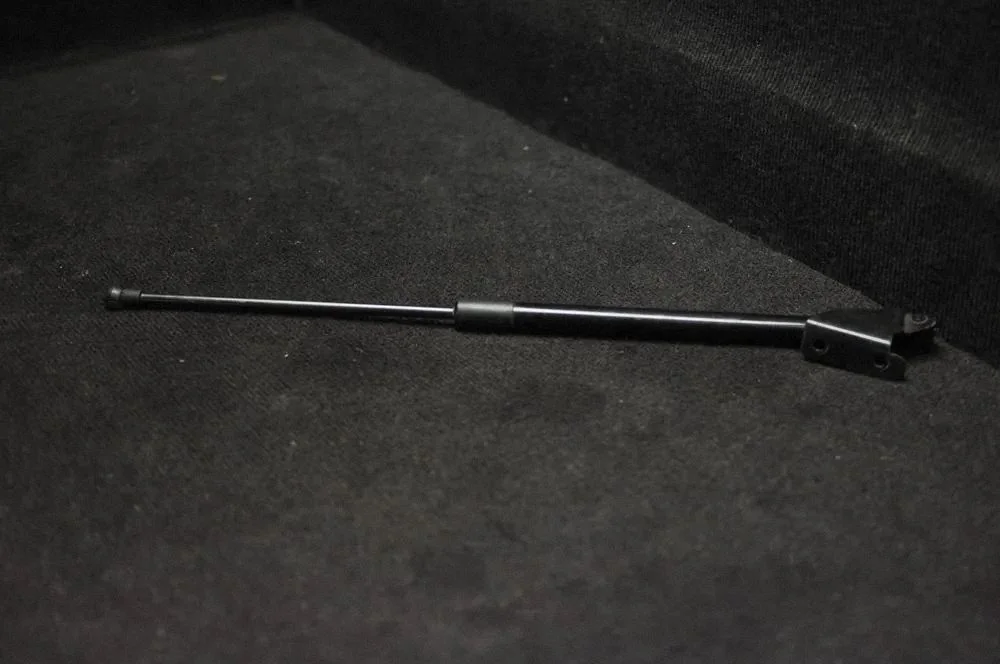 Tailgate/trunk strut/damper – Nissan Qashqai (2006-2010)
