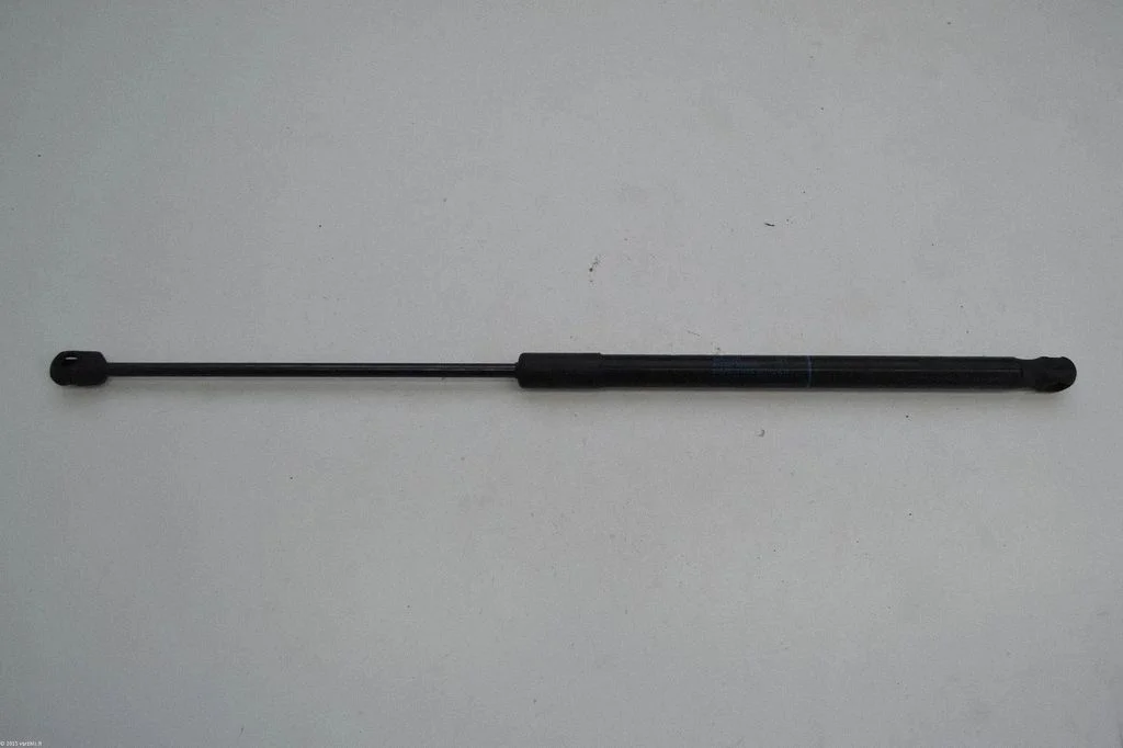 Aizmugurējā vāka amortizators – Audi A3 S3 8P (2003-2012)